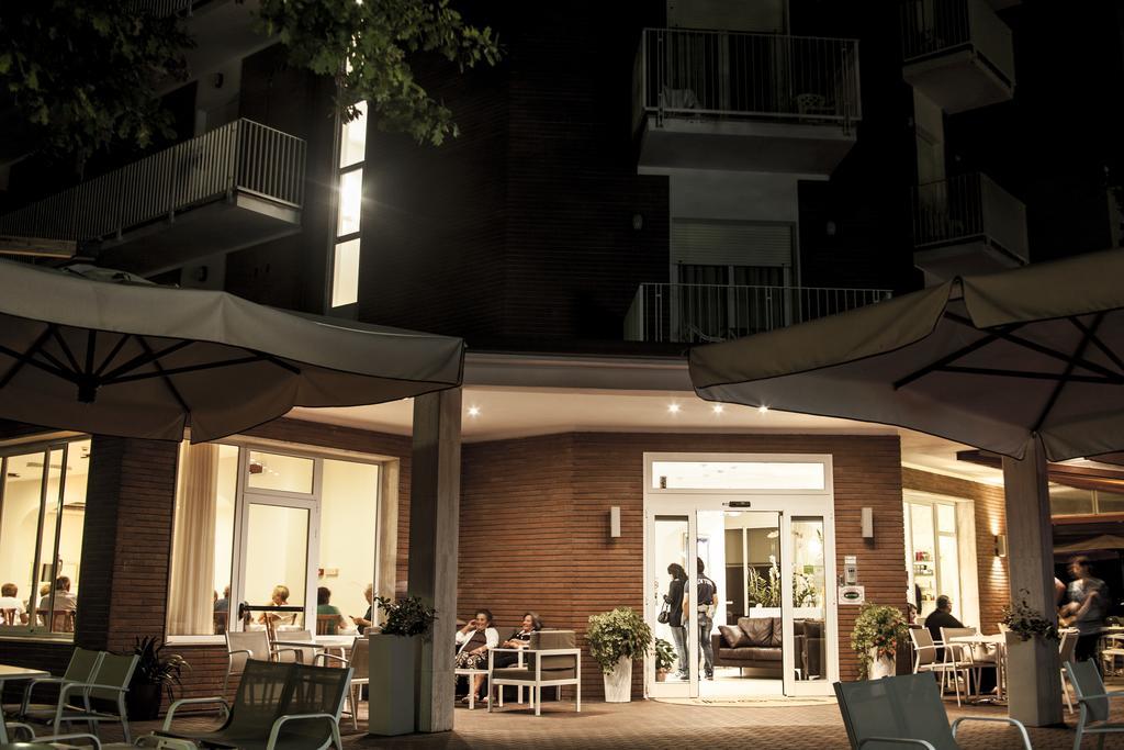 Hotel Orsa Maggiore 米兰马瑞提那 外观 照片